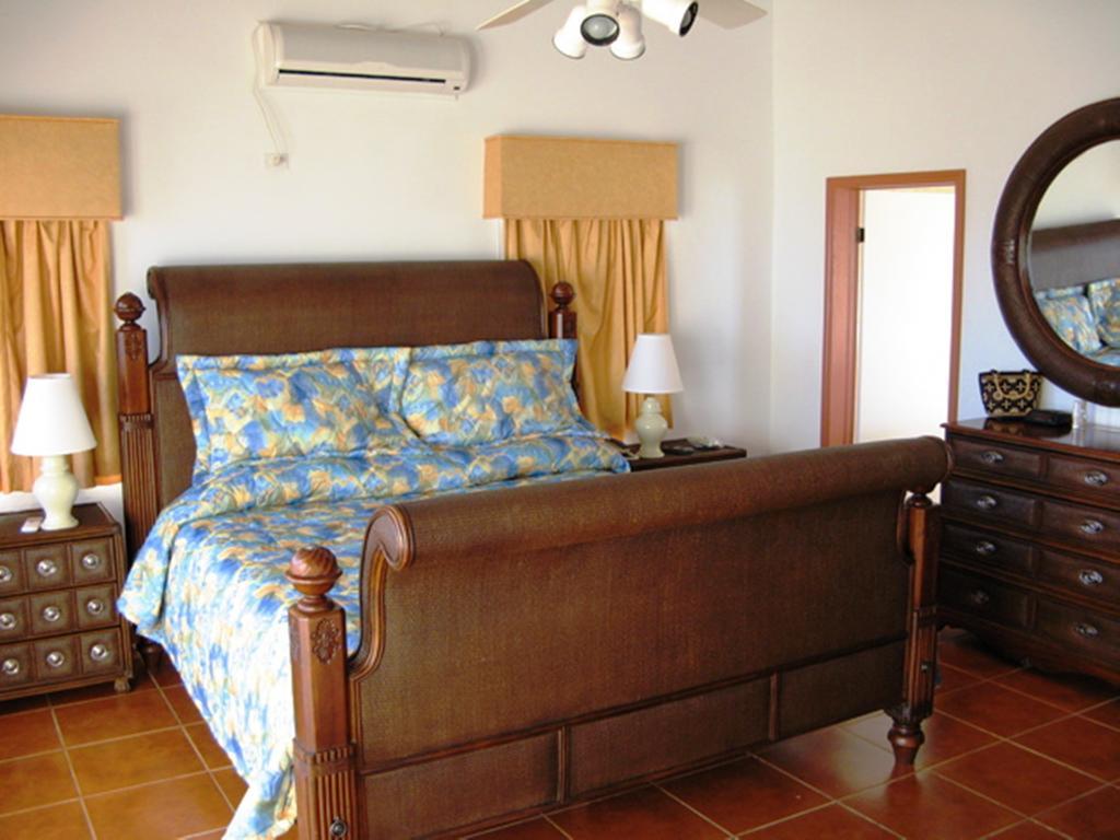 Ocean Terrace Condominiums The Valley Kamer foto